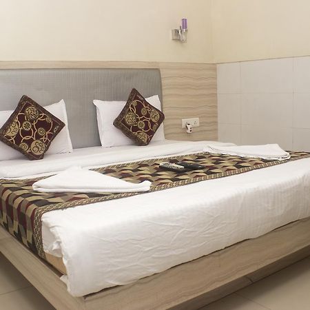 Hotel KF Residency Bombay Exterior foto