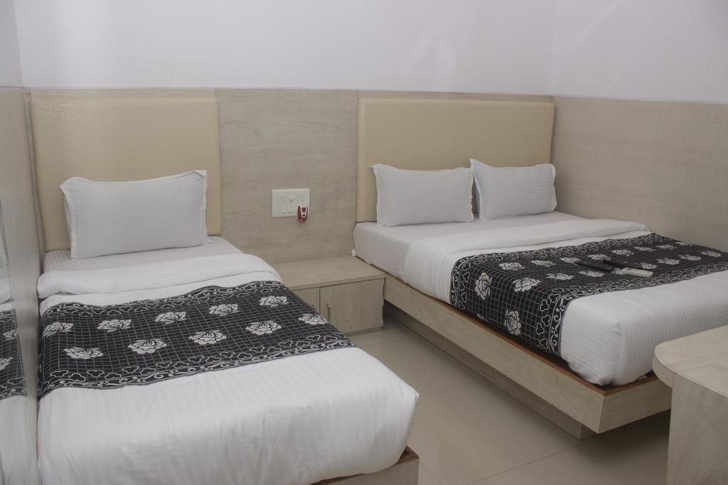 Hotel KF Residency Bombay Exterior foto