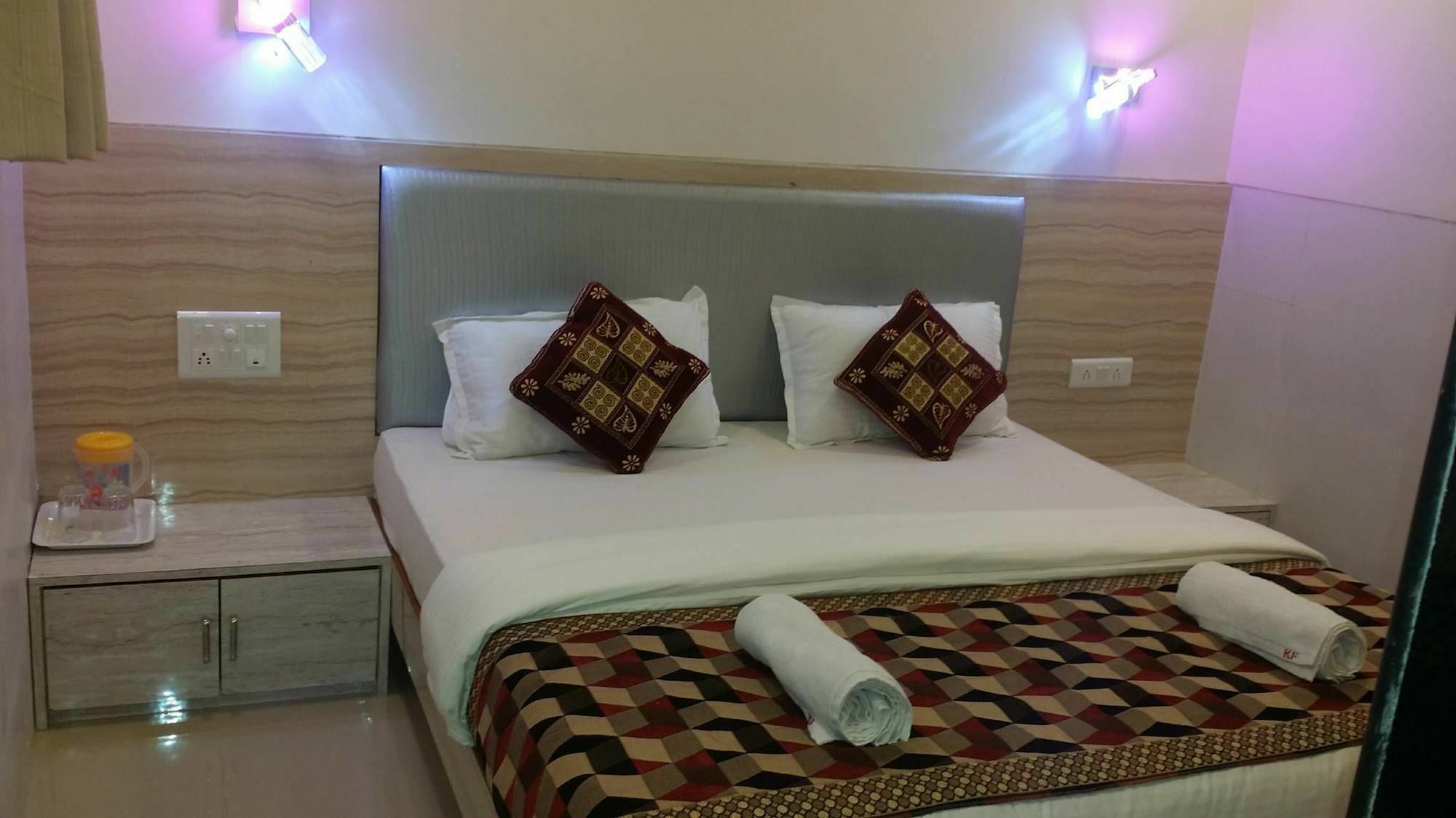 Hotel KF Residency Bombay Exterior foto