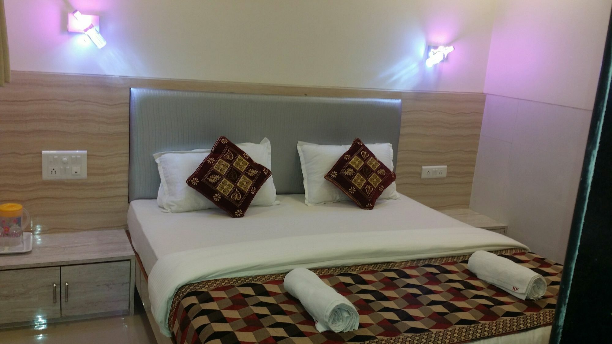 Hotel KF Residency Bombay Exterior foto